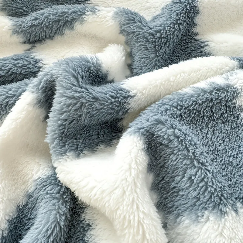 1pc Cozy Traditional Style Plaid Flannel Blanket, Red And White Or Black And White, Soft Panda Velvet (Polyester Fiber), Warm Travel Pet Blanket For Dogs And Cats, Washable