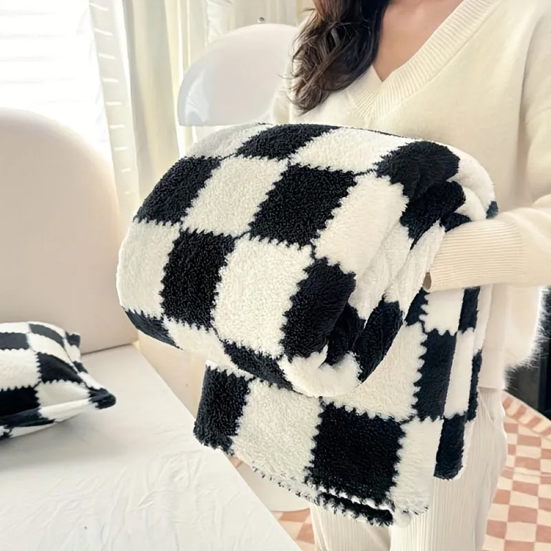 1pc Cozy Traditional Style Plaid Flannel Blanket, Red And White Or Black And White, Soft Panda Velvet (Polyester Fiber), Warm Travel Pet Blanket For Dogs And Cats, Washable